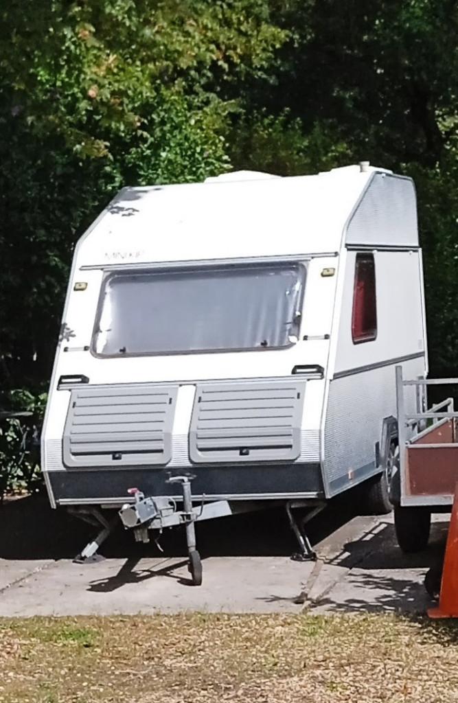 CARAVAN < 750 kg. Geen APK of registratie vereist., Caravans en Kamperen, Tot en met 2, Particulier, Standaardzit, Kachel