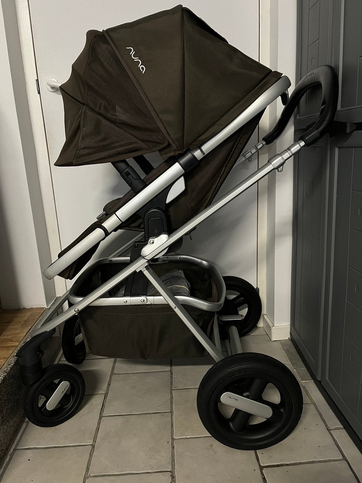 poussette 3en1 Nuna en super etat, Enfants & Bébés, Enlèvement, Comme neuf, Poussette