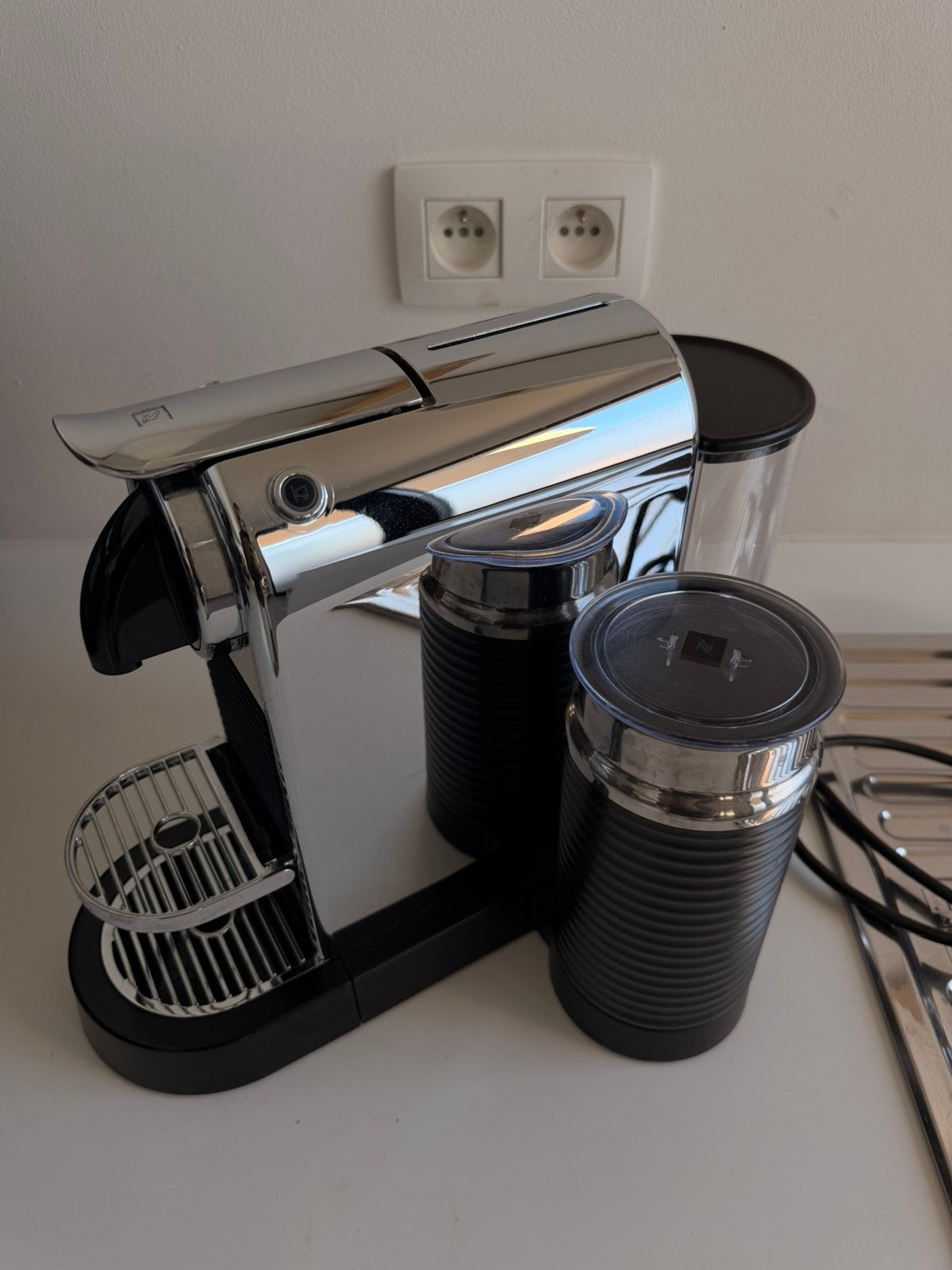 Nespresso machine met melkopschuimer, Electroménager, Cafetières, Enlèvement, Comme neuf