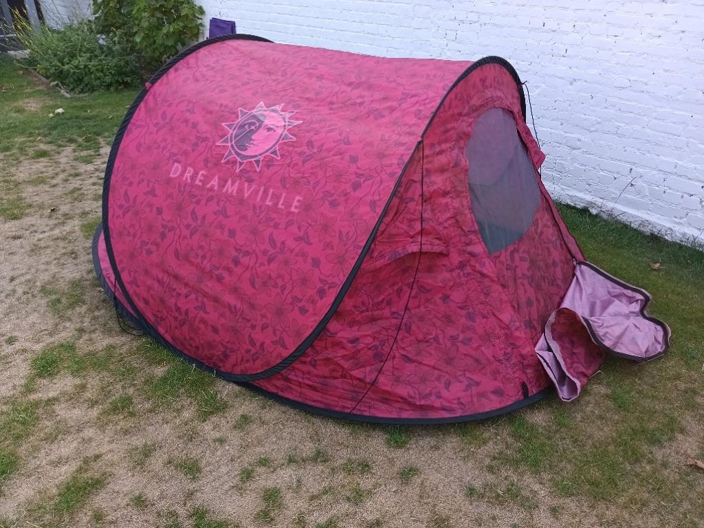 Tomorrowland  pakket (popup tent, rugzak met matras..), Caravans en Kamperen, Ophalen, Zo goed als nieuw, Tot en met 2