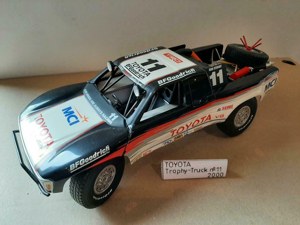 Toyota Trophy Truck # 11 2000 1/18 Autoart zonder doos, Ophalen of Verzenden, Zo goed als nieuw