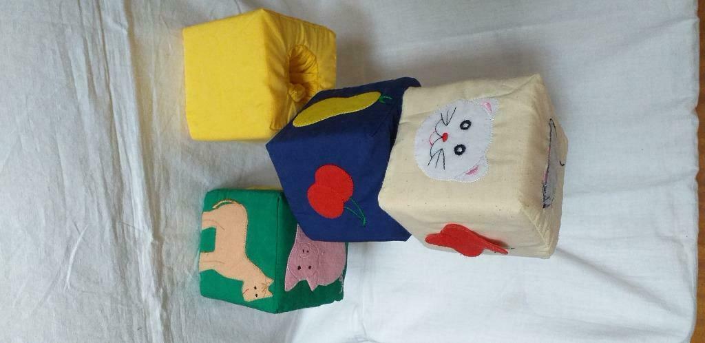4 kubussen voor ontwakende activiteiten, Kinderen en Baby's, Ophalen of Verzenden, Gebruikt, Ontdekken