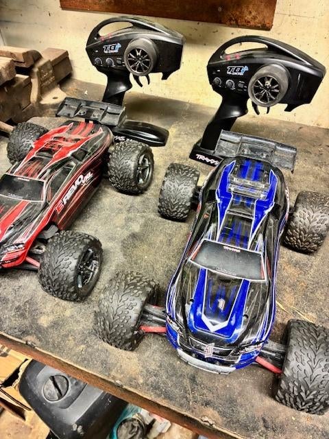 traxxas e-revo brushless, Hobby en Vrije tijd, Modelbouw | Radiografisch | Auto's, Gebruikt, Auto offroad, Schaal 1:16, RTR (Ready to Run)