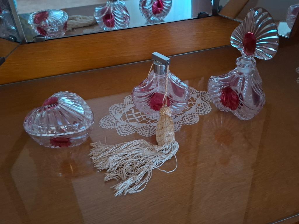 Set oude parfum flesjes jaren 70: 3 delig, Ophalen