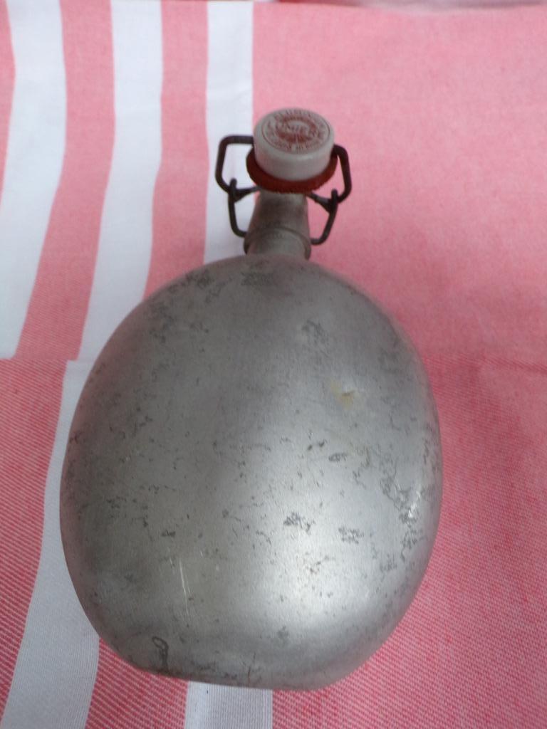 GOURDE ANCIENNE EN ALUMINIUM, Antiquités & Art, Enlèvement ou Envoi