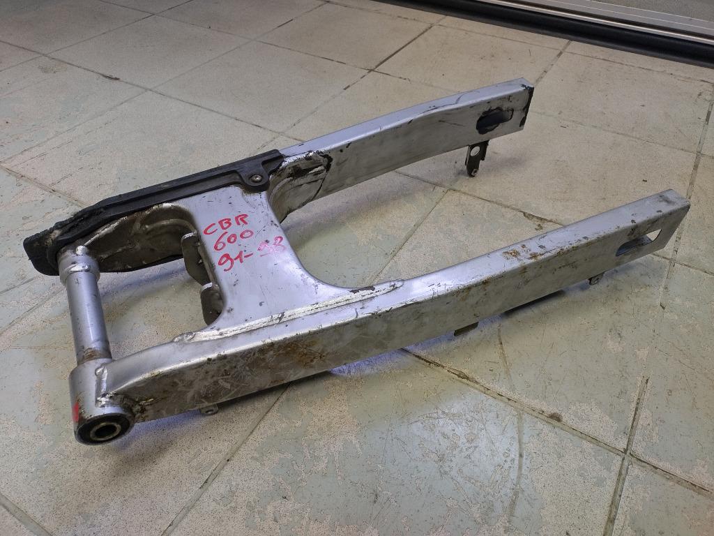honda cbr 600f van '91-'98 achterbrug, Ophalen of Verzenden, Gebruikt