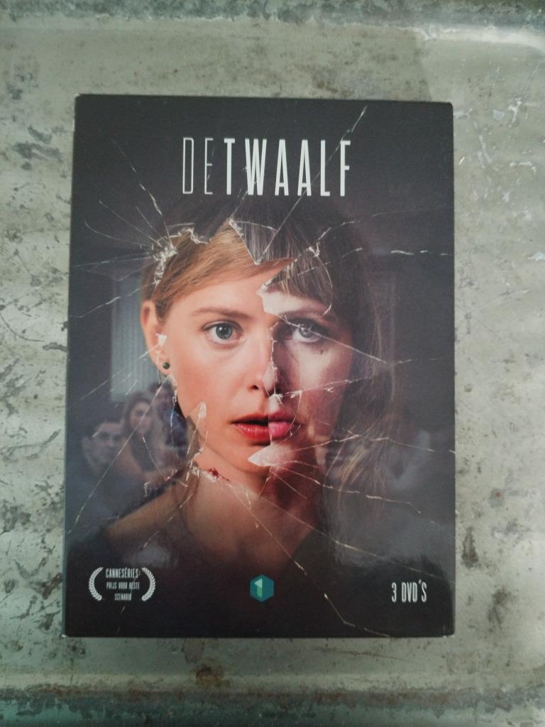 De twaalf, Envoi, Comme neuf, Drame