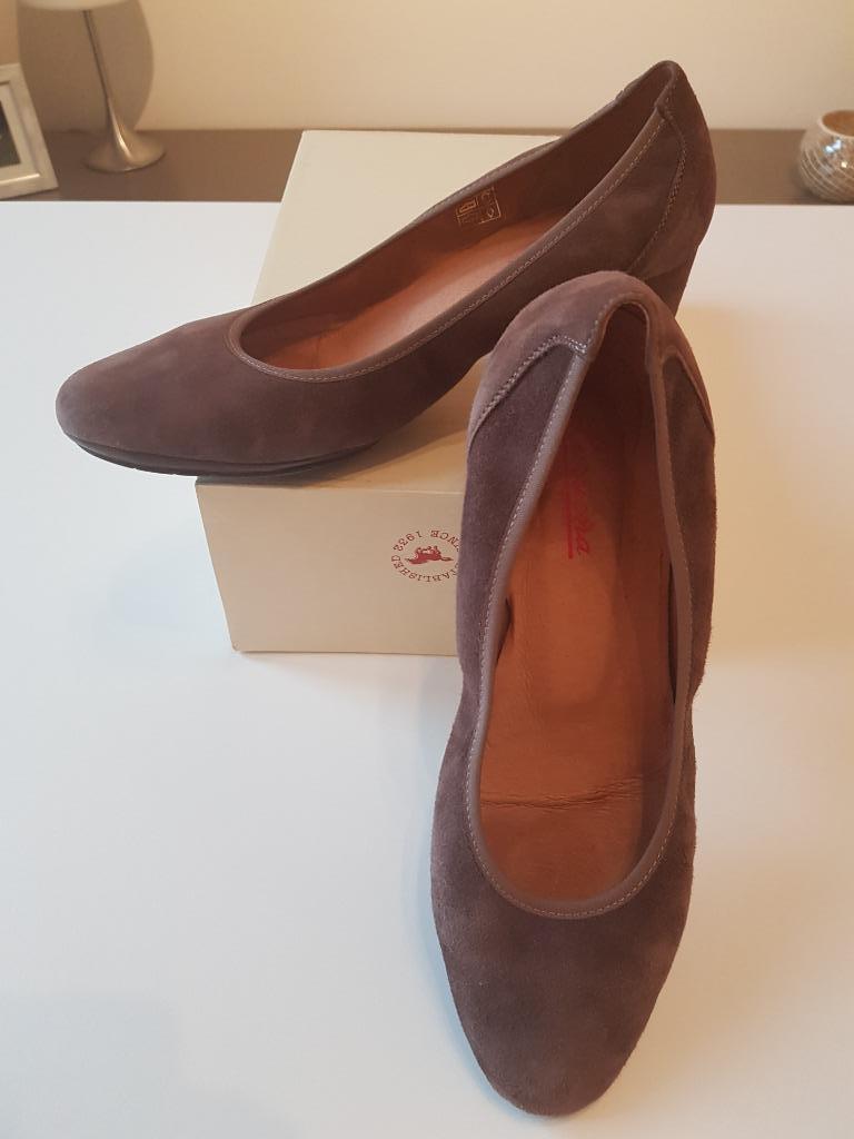 Damesschoenen in Leder met lage hak - Maat 39, Schoenen met lage hakken, Bruin, Nieuw, Ophalen of Verzenden