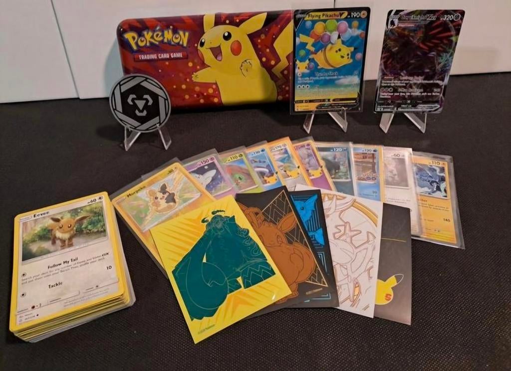 Leuke pokémon cadeauset met pikachu en Vmax met pennendoos!, Enlèvement ou Envoi, Comme neuf
