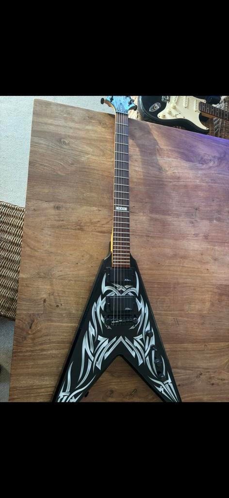 B.C. Rich KKV, Enlèvement, Comme neuf