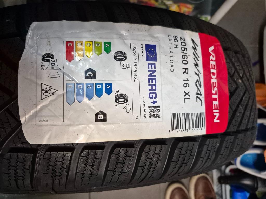 Set winterbanden te koop, Ophalen, Banden en Velgen, Nieuw, Winterbanden