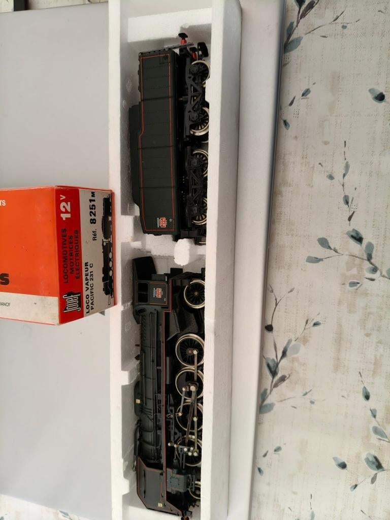 Jouef 8251M, Ophalen of Verzenden, Zo goed als nieuw, Locomotief, Jouef