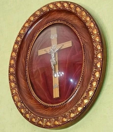 Cadre globe 44h/35cm - avec crucifix, Antiquités & Art, Enlèvement