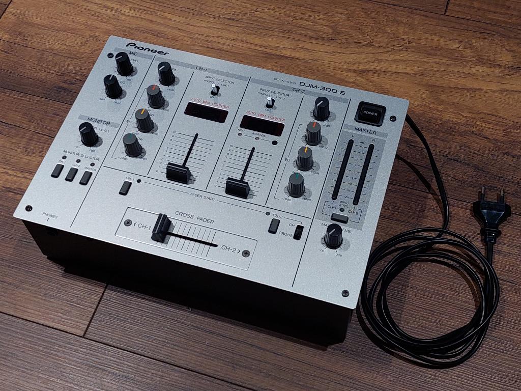 Table de mixage PIONEER DJM300S, Musique & Instruments, Tables de mixage, Enlèvement, Utilisé, Moins de 5 canaux, Entrée micro
