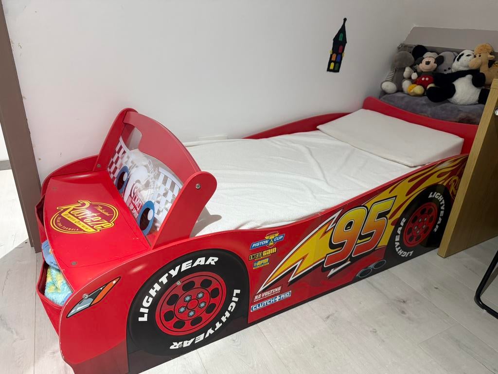 Lit pour enfant avec matelas, Enfants & Bébés, Chambre d'enfant | Lits, Enlèvement, Utilisé, Matelas