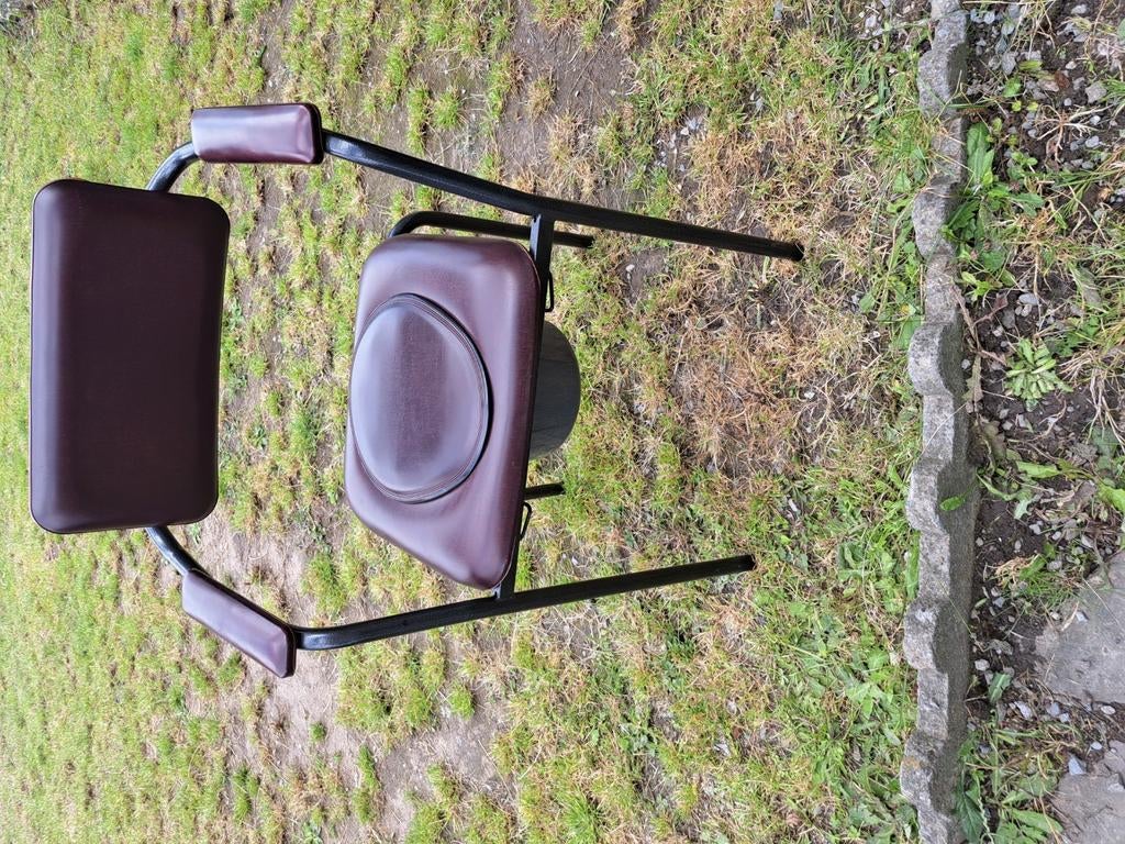 Chaise percée avec seau hygiénique, Divers, Utilisé