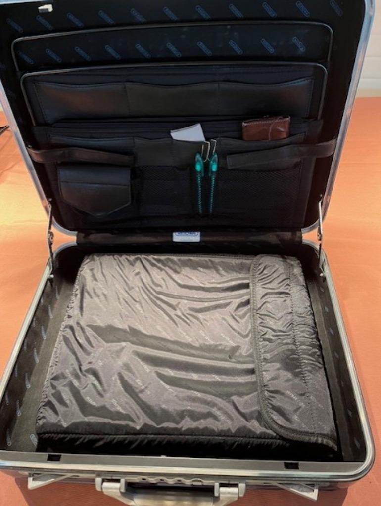 Aktetas Rimowa, Ophalen of Verzenden, 17 inch of meer, Zo goed als nieuw, Aktetas