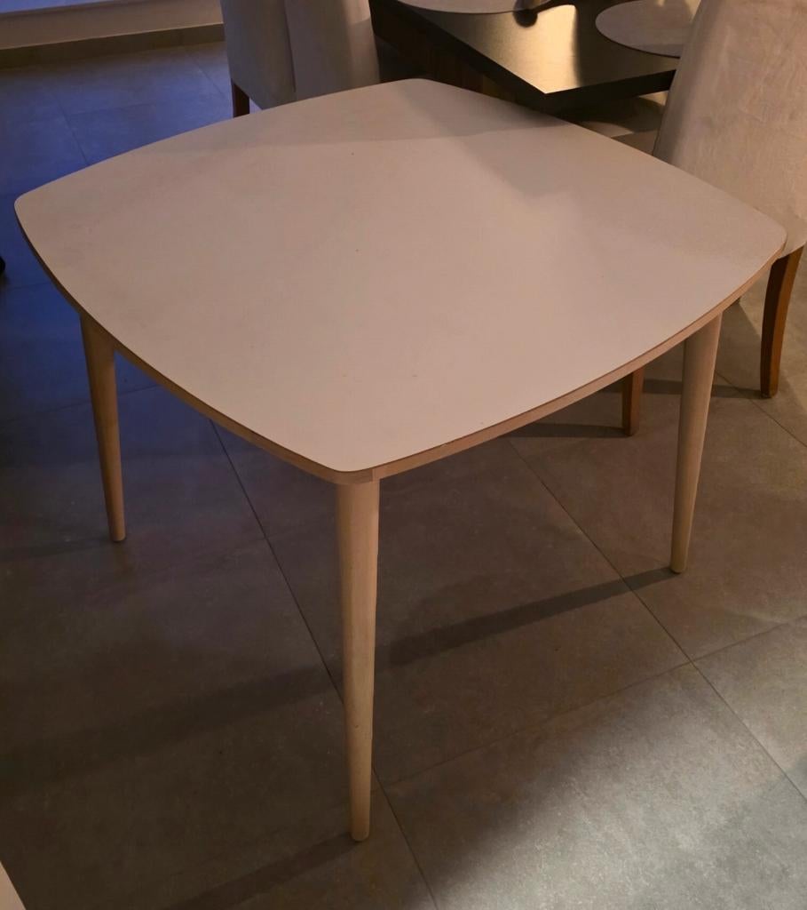 Ikea tafel Omtanksam, Huis en Inrichting, Tafels | Eettafels, Ophalen, Zo goed als nieuw, Vier personen, Vierkant