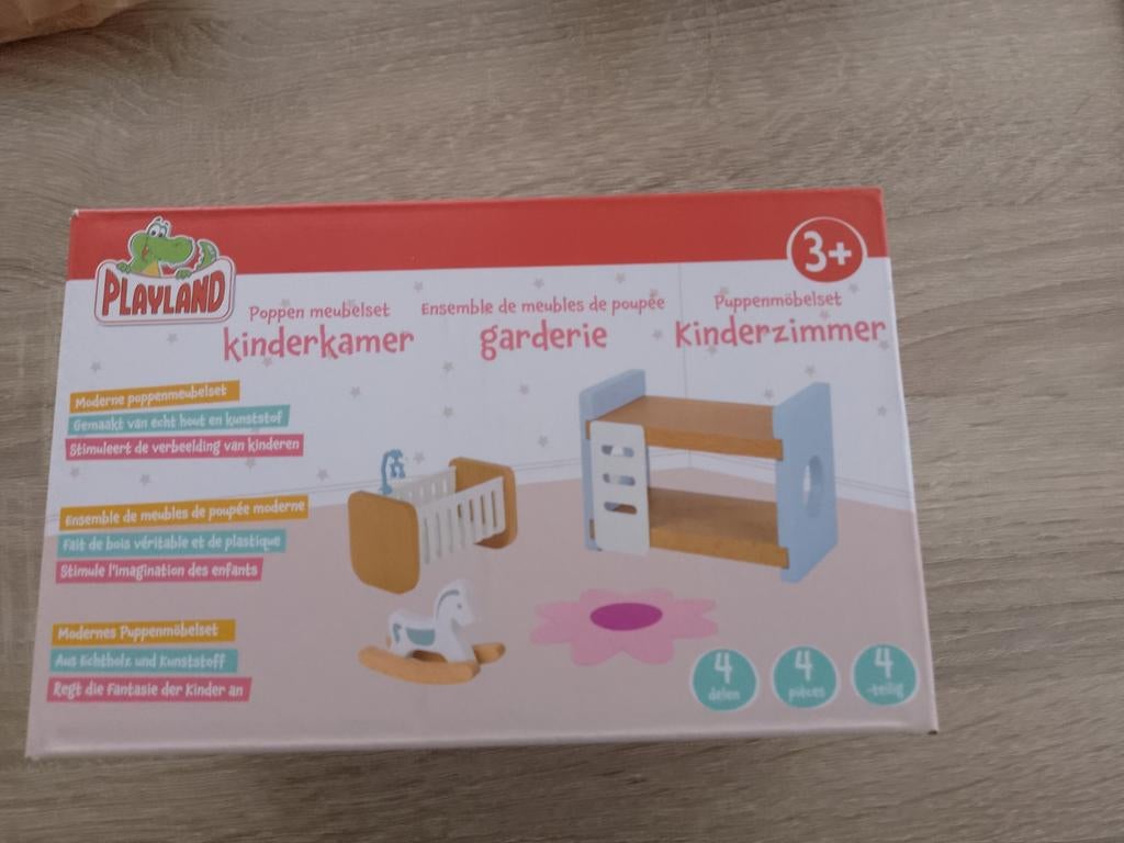 Poppenmeubels, matje ontbreekt, Enlèvement ou Envoi, Comme neuf