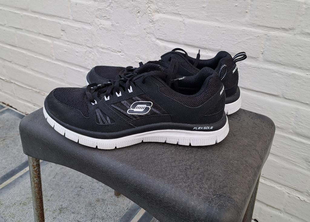chaussures sportives pour hommes taille 42 Skechers, Enlèvement ou Envoi, Comme neuf, Skechers, Chaussures de sport
