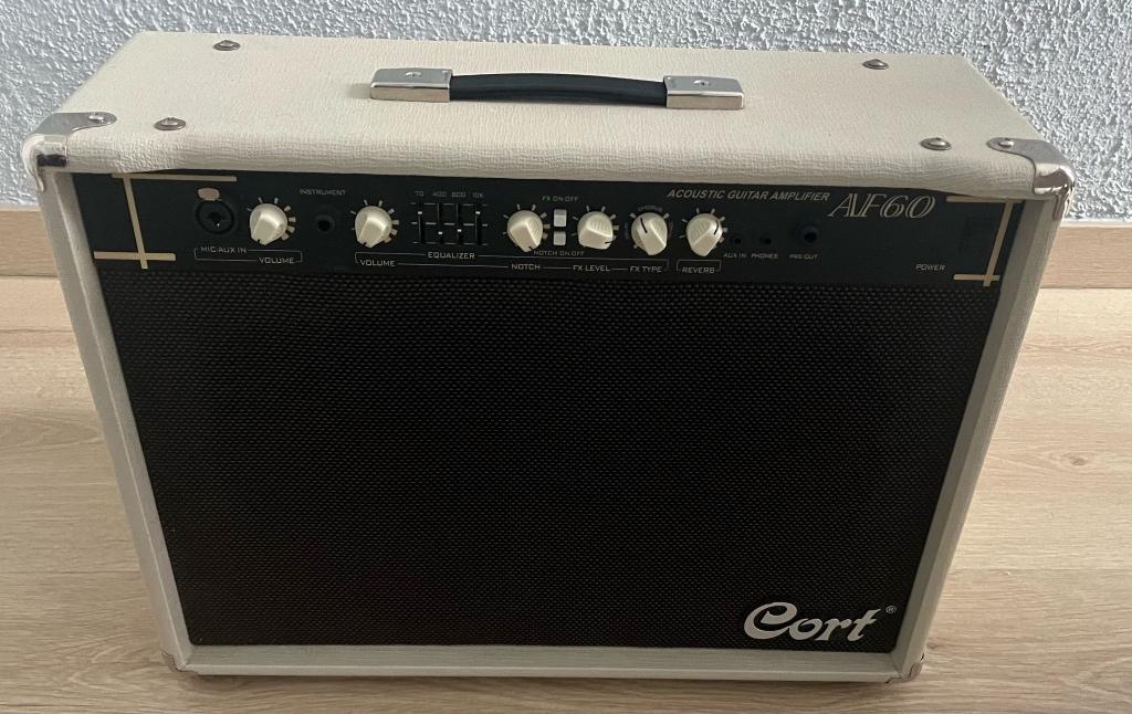 CORT AF60 VERSTERKER VOOR AKOESTISCHE GITAAR EN ZANG, Ophalen, Zo goed als nieuw, Gitaar, 50 tot 100 watt