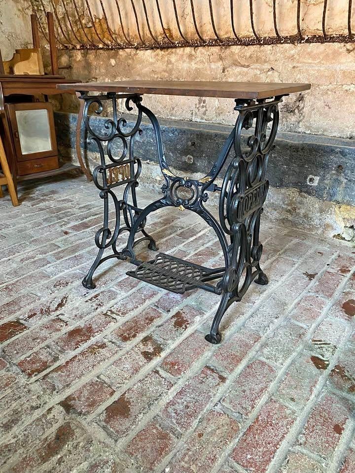 Ancien pied machine à coudre – fonte 1890, Enlèvement, Utilisé