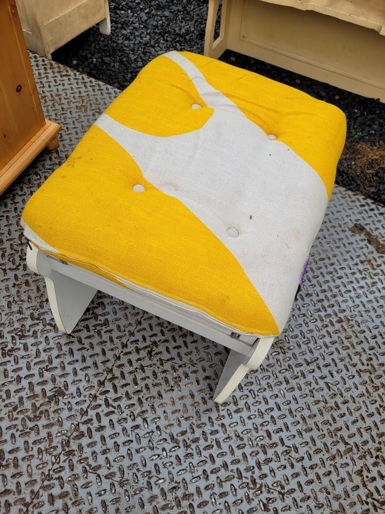 Vintage voetenbank en opstapkruk, Huis en Inrichting, Ophalen, Zo goed als nieuw