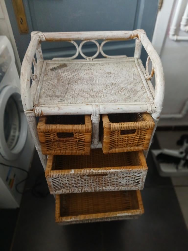 Commode en rotin revmise en blanc avant la vente, Enlèvement ou Envoi, Utilisé