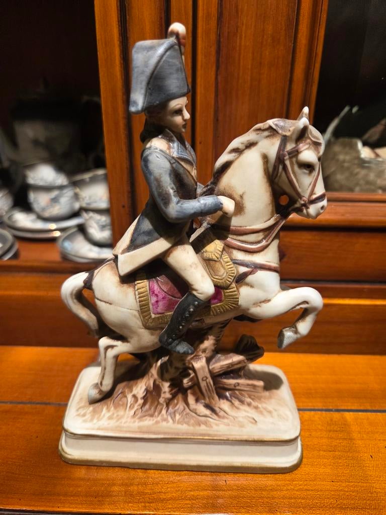 Biscuit beeldje napoleon te paard, Ophalen of Verzenden