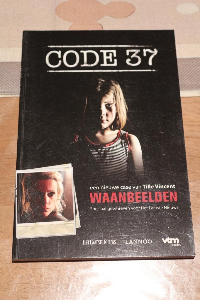 *Code 37: Waanbeelden - Tille Vincent, Boeken, Thrillers, Zo goed als nieuw, België, Ophalen of Verzenden