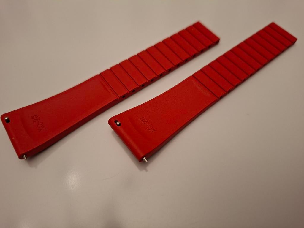 Bracelet montre Cut-To-Size Rubber rouge 20mm neuf!, Enlèvement, Rouge