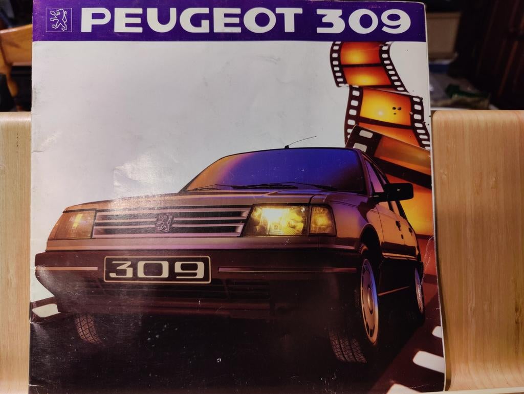 PEUGEOT 309 Brochure, Ophalen of Verzenden, Gelezen, Peugeot