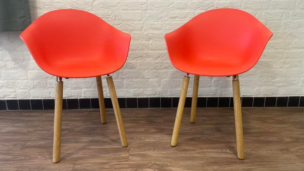 TA design chair’s for TOOU by Simone Viola, Sinaasappelrood, Huis en Inrichting, Stoelen, Zo goed als nieuw, Kunststof, Rood, Ophalen