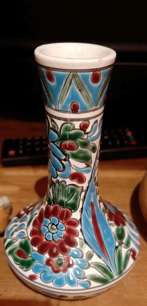 Keramiek Vaasje met Bloemen, Ophalen of Verzenden