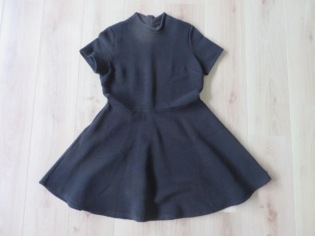 Robe Superdry avec L (n 31), Taille 42/44 (L), Enlèvement ou Envoi, Superdry, Comme neuf