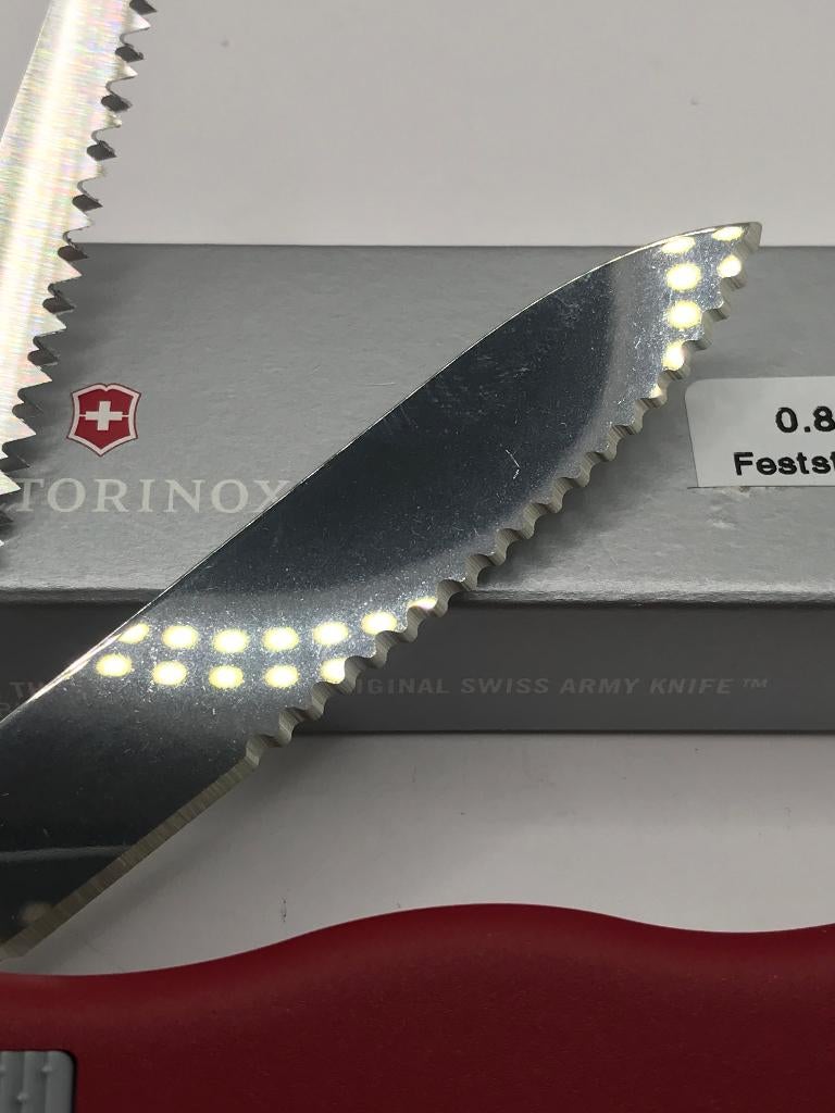 RARE Victorinox Lockblade Knife 111mm Serrated blade backloc, Caravans en Kamperen, Ophalen of Verzenden, Nieuw