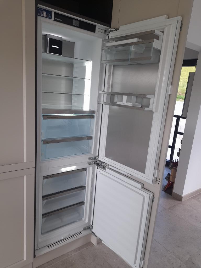 réfrigérateur- congélateur  encastrable Liebherr, Ophalen, 160 cm of meer, Zo goed als nieuw, 45 tot 60 cm