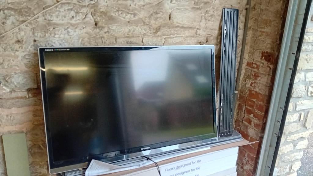 TV flatscreen Sharp, Audio, Tv en Foto, Televisies, Gebruikt, LCD, 100 cm of meer, HD Ready (720p), Sharp, 50 Hz, Ophalen