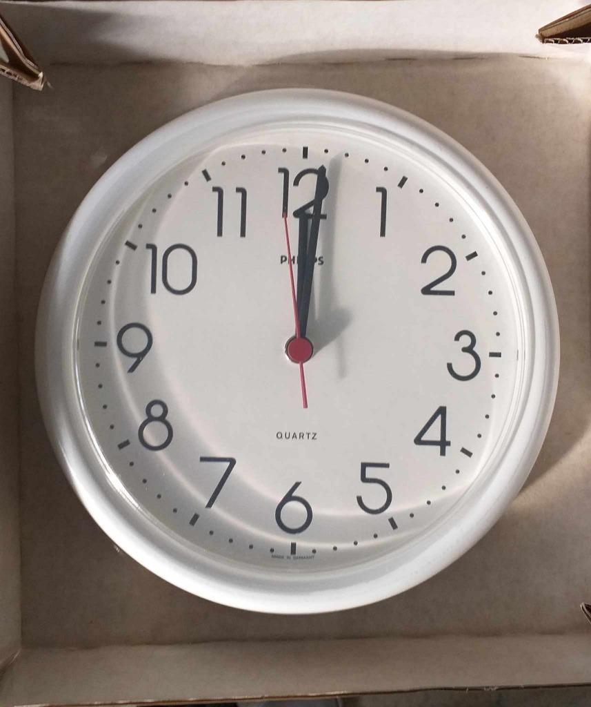 Horloge murale neuve 22 cm diamètre, Maison & Meubles, Enlèvement ou Envoi, Neuf, Analogique, Horloge murale