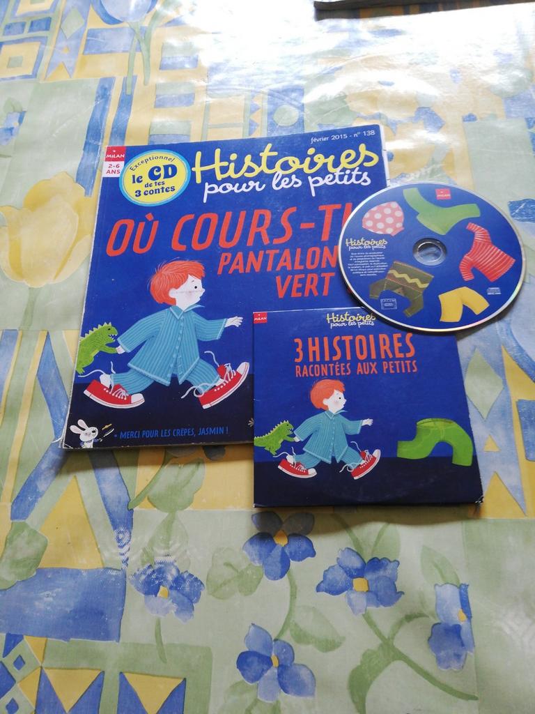 Livre +CD. 3 histoires pour les petits., Ophalen of Verzenden, Zo goed als nieuw