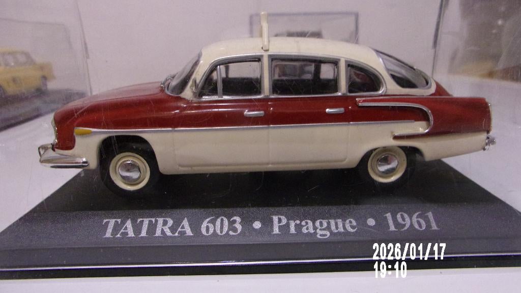 TATRA 603 61 TAXI de PRAGUE.IXO 1/43 IMPEC en VITRINE, Hobby en Vrije tijd, Modelauto's | 1:43, Zo goed als nieuw, Auto, Overige merken
