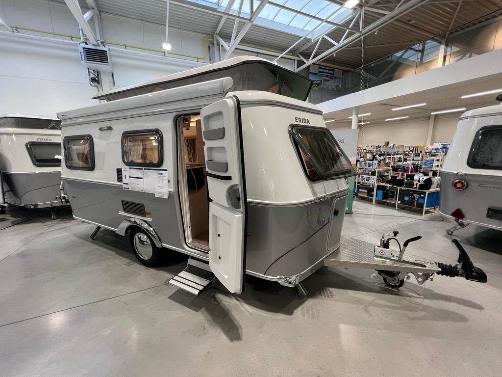 Eriba Touring 542 avec lits longs, Poêle, Entreprise, 5 à 6 mètres, 750 - 1000 kg