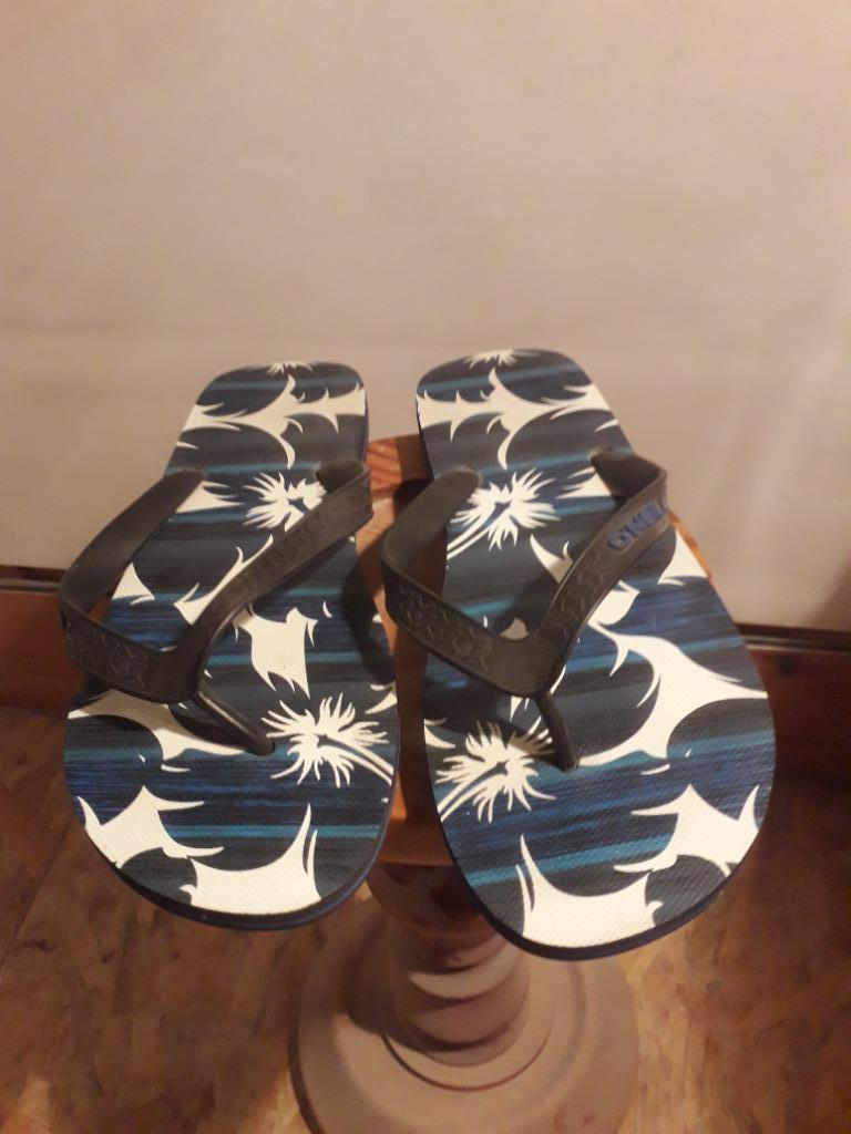 Tongs homme "Oneil" 41/42, Vêtements | Hommes, Chaussures, Chaussons, Enlèvement ou Envoi, Comme neuf, Noir