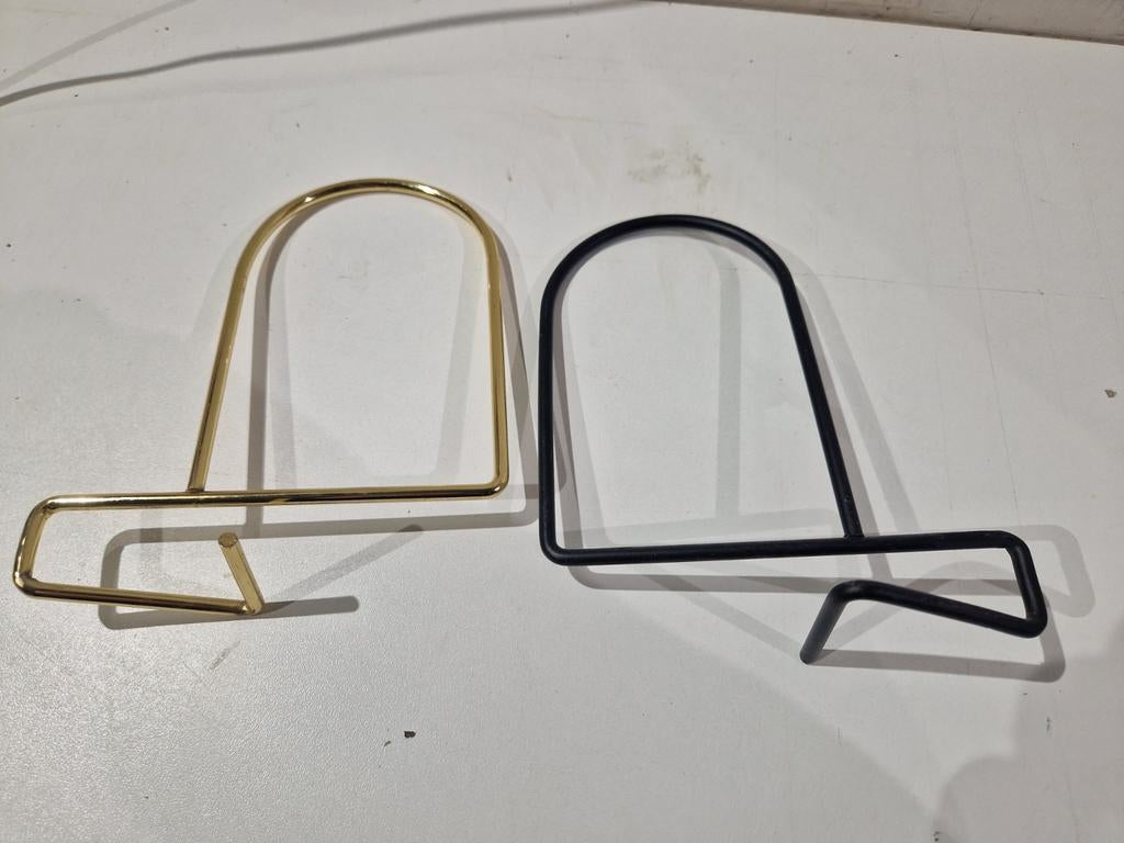 Ikea flit goud of zwart kleurige boeksteunen  10 beschikbaar, Huis en Inrichting, Woonaccessoires | Wandplanken en Boekenplanken