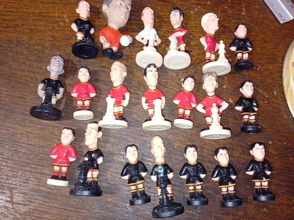 lot de 20 figurines de football (poupées) diables rouges, Enlèvement ou Envoi, Comme neuf, Statue ou Poupée