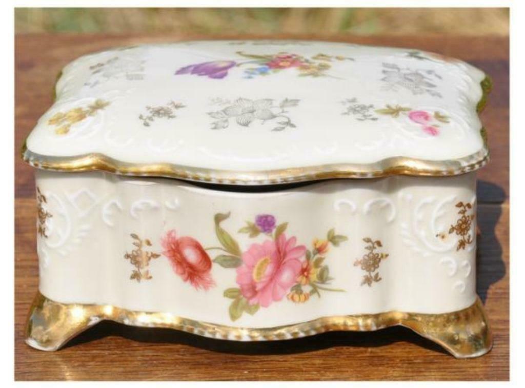 §boite a bijoux sur pied decor fleur, Antiquités & Art, Antiquités | Céramique & Poterie, Enlèvement ou Envoi