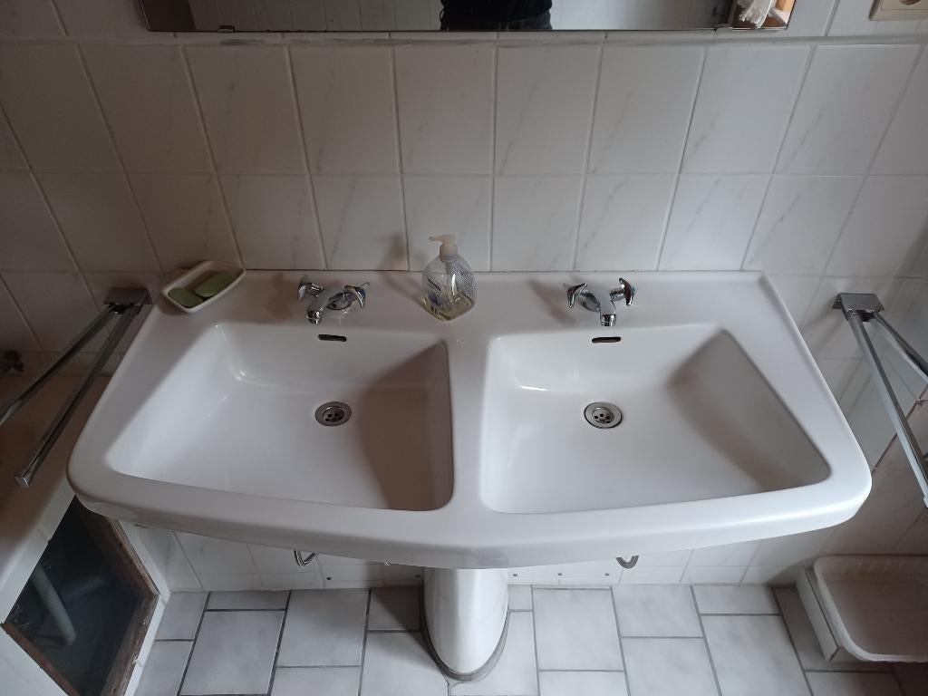 Villeroy & Boch vrijstaande dubbele spoelbak in porselein, Doe-het-zelf en Bouw, Ophalen, Zo goed als nieuw, Wastafel
