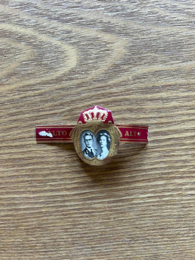 Sigarenbandje koningshuis, Verzamelen, Ophalen of Verzenden, Zo goed als nieuw, Sigarenbandjes