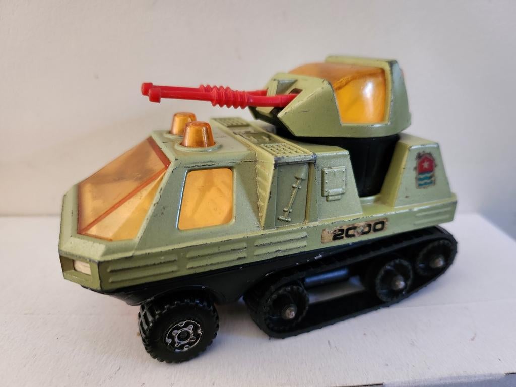 Matchbox Adventure 2000 Crusader Tank (1977), Hobby en Vrije tijd, Modelauto's | Overige schalen, Ophalen of Verzenden, Gebruikt