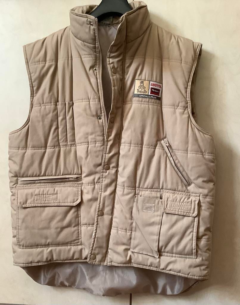 Beige jas zonder mouwen, Gedragen, Beige